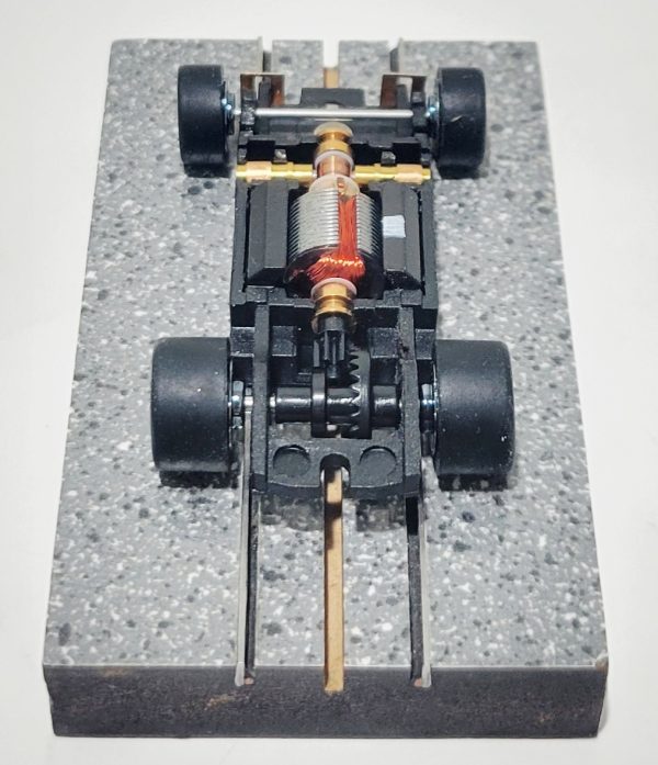 JAG TR3 Chassis for Screw-On T-Jet Bodies Chrome Wheels - Image 2